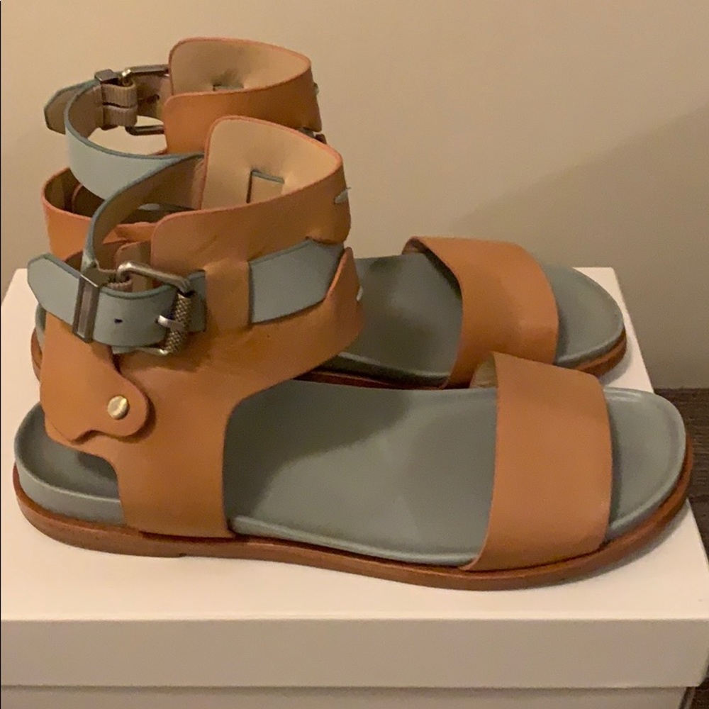 CALVIN KLEIN hard to find sandals - Picture 4 of 4